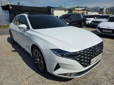 Hyundai Grandeur 2022, 72268 км, за 15951.16 USD