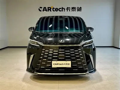 Lexus LM 2024, 4300 км, за 185105.3 USD