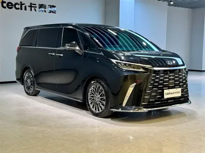 Lexus LM 2024, 4300 км, за 185105.3 USD