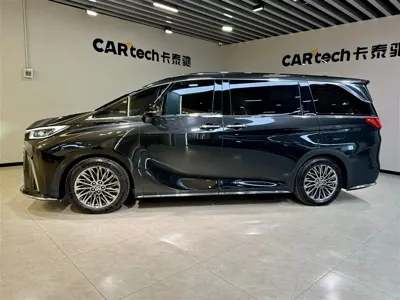 Lexus LM 2024, 4300 км, за 185105.3 USD - фото 7