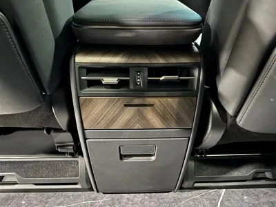 Lexus LM 2024, 4300 км, за 185105.3 USD - фото 25