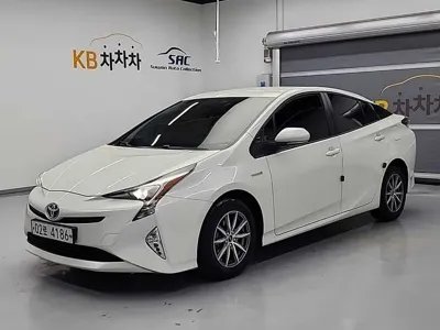 Toyota Prius · 2018 год