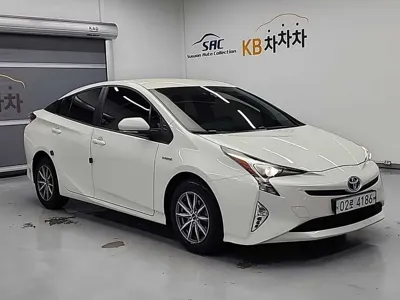 Toyota Prius 2018, 29350 км, за 11376.19 USD
