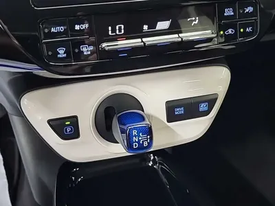 Toyota Prius 2018, 29350 км, за 11376.19 USD - фото 9