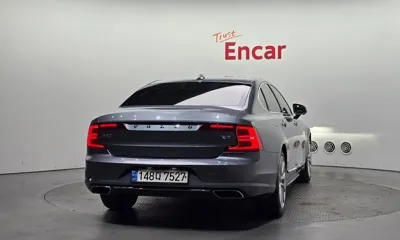Volvo S90 2019, 106683 км, за 15791.21 USD