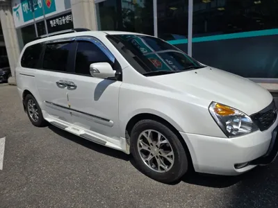 Kia Canival 2013, 215000 км, за 2953.92 USD