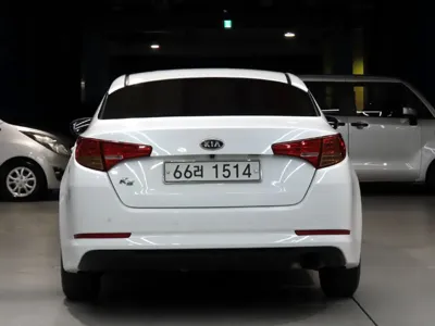Kia K5 2012, 125085 км, за 2540.72 USD