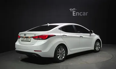 Hyundai Avante 2016, 109261 км, за 4495.12 USD