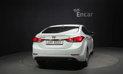 Hyundai Avante 2016, 109261 км, за 4495.12 USD