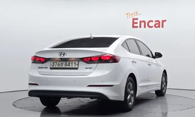Hyundai Avante 2016, 187288 км, за 4072.52 USD