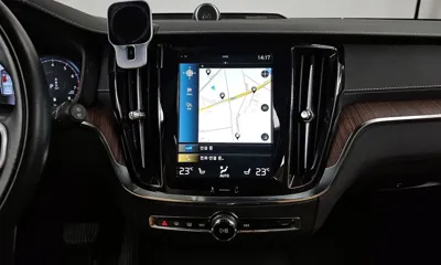 Volvo V60 2021, 105365 км, за 17483.43 USD - фото 14