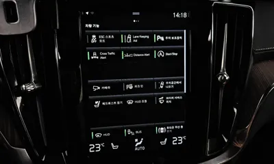 Volvo V60 2021, 105365 км, за 17483.43 USD - фото 16