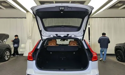 Volvo V60 2021, 105365 км, за 17483.43 USD - фото 20