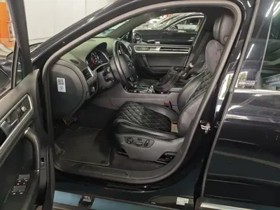 Volkswagen Touareg 2017, 88000 км, за 26191.37 USD