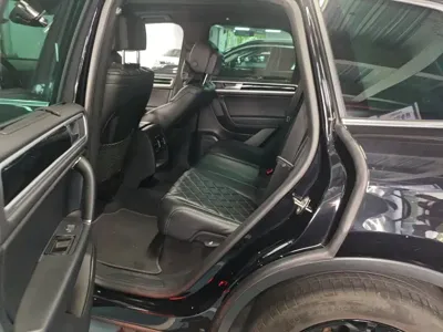 Volkswagen Touareg 2017, 88000 км, за 26191.37 USD