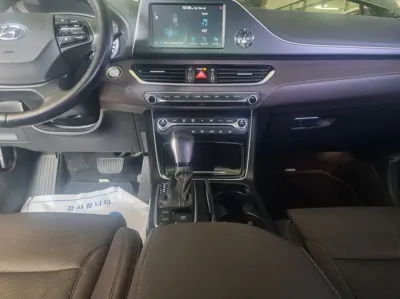 Hyundai Grandeur 2018, 127601 км, за 8210.72 USD - фото 7
