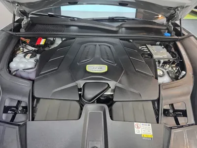 Porsche Cayenne 2023, 59980 км, за 68372.7 USD - фото 6