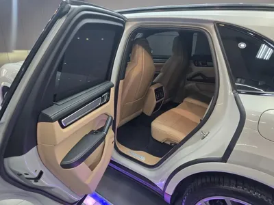 Porsche Cayenne 2023, 59980 км, за 68372.7 USD - фото 18