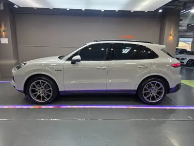 Porsche Cayenne 2023, 59980 км, за 68372.7 USD - фото 19