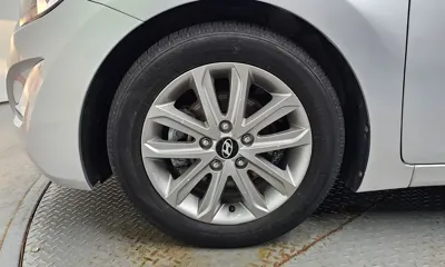 Hyundai Avante 2014, 48824 км, за 4096.46 USD