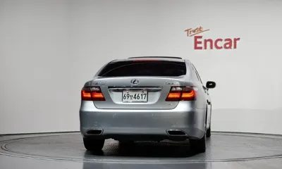 Lexus LS 2009, 109808 км, за 4030.42 USD