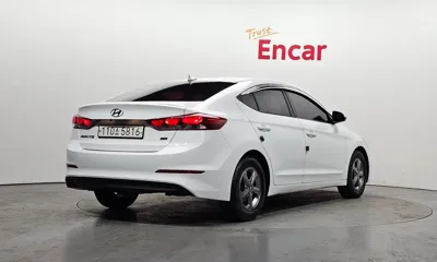 Hyundai Avante 2017, 103889 км, за 4492.9 USD