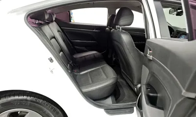 Hyundai Avante 2017, 103889 км, за 4492.9 USD - фото 12