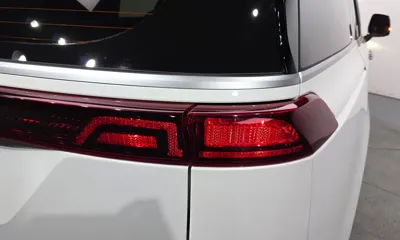 Kia Canival 2023, 58041 км, за 17323.09 USD - фото 23