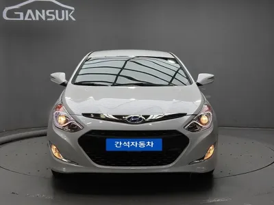 Hyundai Sonata 2014, 136786 км, за 2604.67 USD