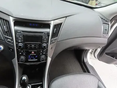 Hyundai Sonata 2014, 136786 км, за 2604.67 USD - фото 9