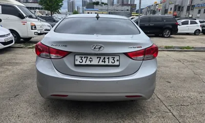 Hyundai Avante 2012, 117842 км, за 2309.4 USD