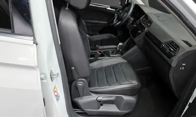 Volkswagen Tiguan 2021, 36381 км, за 19403.96 USD - фото 12