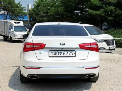 Kia K7 2015, 196695 км, за 3413.42 USD