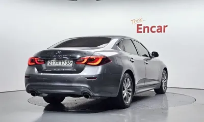 Infiniti Q70 2017, 94240 км, за 7126.9 USD