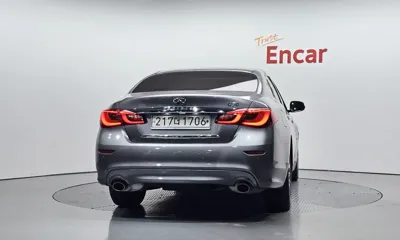Infiniti Q70 2017, 94240 км, за 7126.9 USD