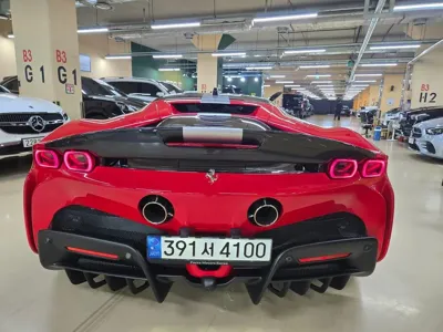 Ferrari SF90 2021, 2100 км, за 312007.23 USD