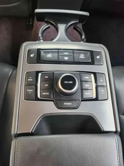 Hyundai Genesis 2015, 183130 км, за 4875.51 USD - фото 17