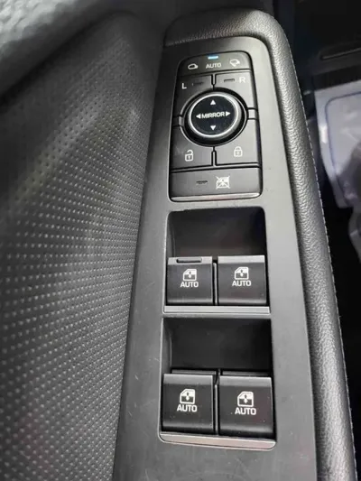 Hyundai Genesis 2015, 183130 км, за 4875.51 USD - фото 19