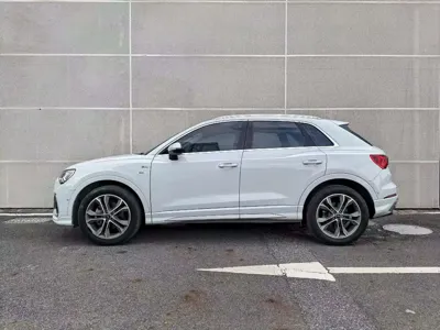 Audi Q3 2022, 38800 км, за 19975.21 USD