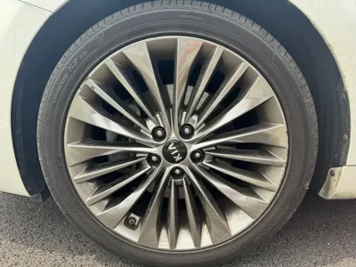 Kia K7 2016, 139568 км, за 6236.05 USD