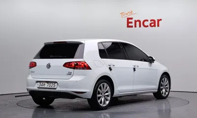Volkswagen Golf 2015, 94936 км, за 4296.67 USD