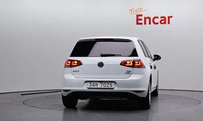 Volkswagen Golf 2015, 94936 км, за 4296.67 USD