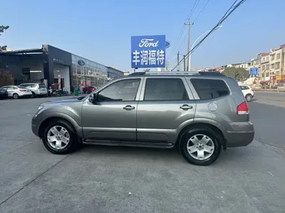 Kia Borrego 2010, 130000 км, за 3825.71 USD