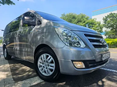 Hyundai Starex 2017, 170461 км, за 5513.98 USD