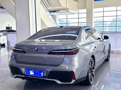 BMW 7 Series 2023, 69000 км, за 68686.13 USD