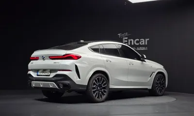 BMW X6 2025, 5578 км, за 83845.38 USD