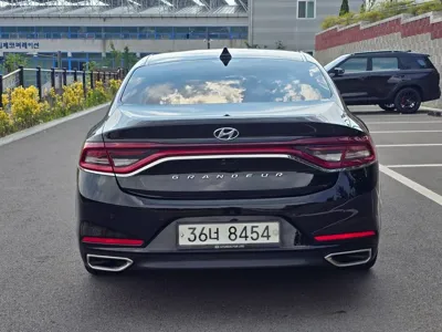 Hyundai Grandeur 2018, 166000 км, за 7748.91 USD