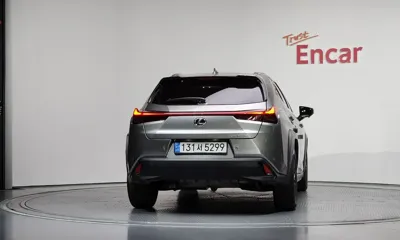 Lexus UX 2025, 12824 км, за 29120.54 USD