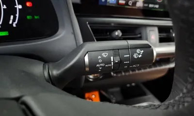 Lexus UX 2025, 12824 км, за 29107.24 USD - фото 27
