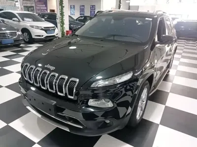 Jeep Cherokee · 2018 год